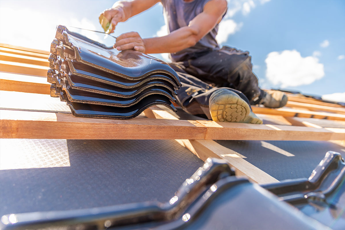 What a Licensed Roofing Contractor Will Do